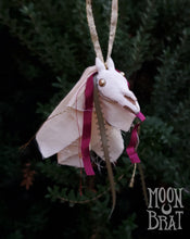 Load image into Gallery viewer, Mari Lwyd Ornament - Classic Yule 2
