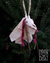 Load image into Gallery viewer, Mari Lwyd Ornament - Classic Yule 2
